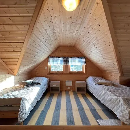 Cozy Cabin In Senja, Quite Modern, Built In 2017 Brygghaugen